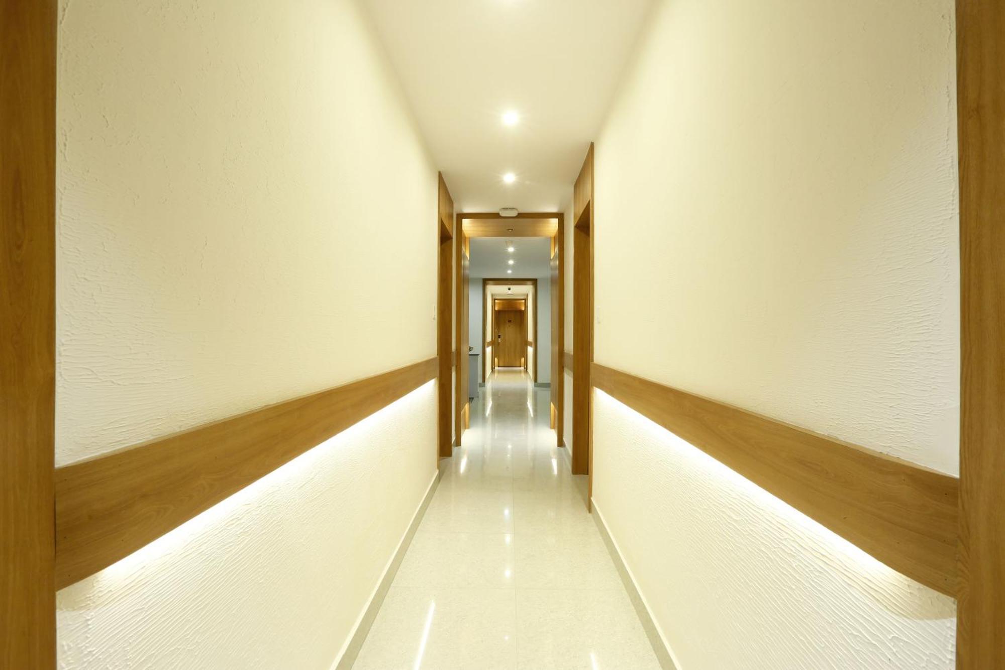 Dod Jala Hotel Sterling Plaza- Bangalore International Airport מראה חיצוני תמונה