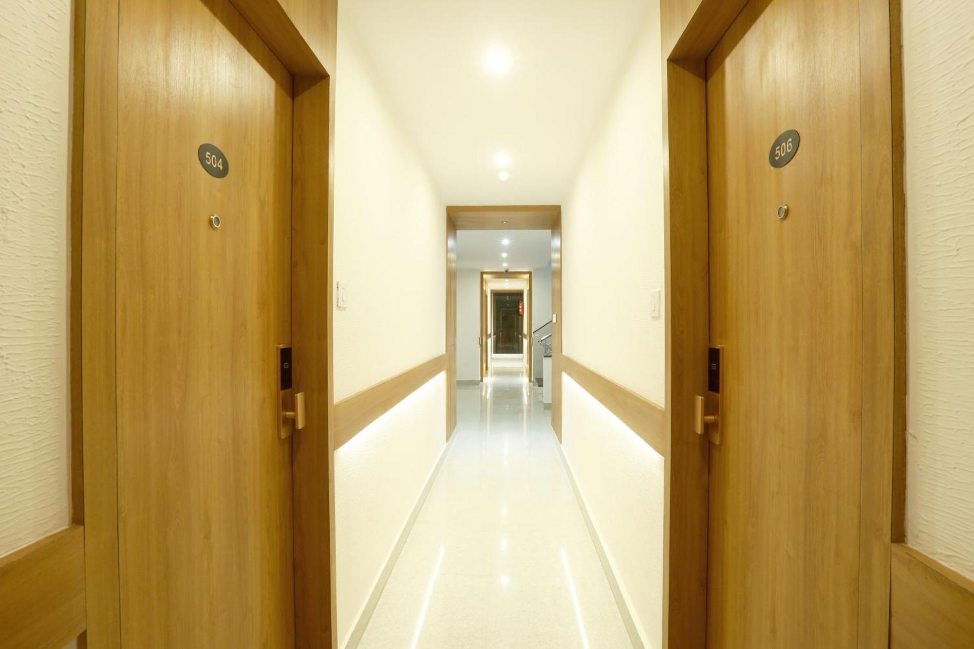 Dod Jala Hotel Sterling Plaza- Bangalore International Airport מראה חיצוני תמונה