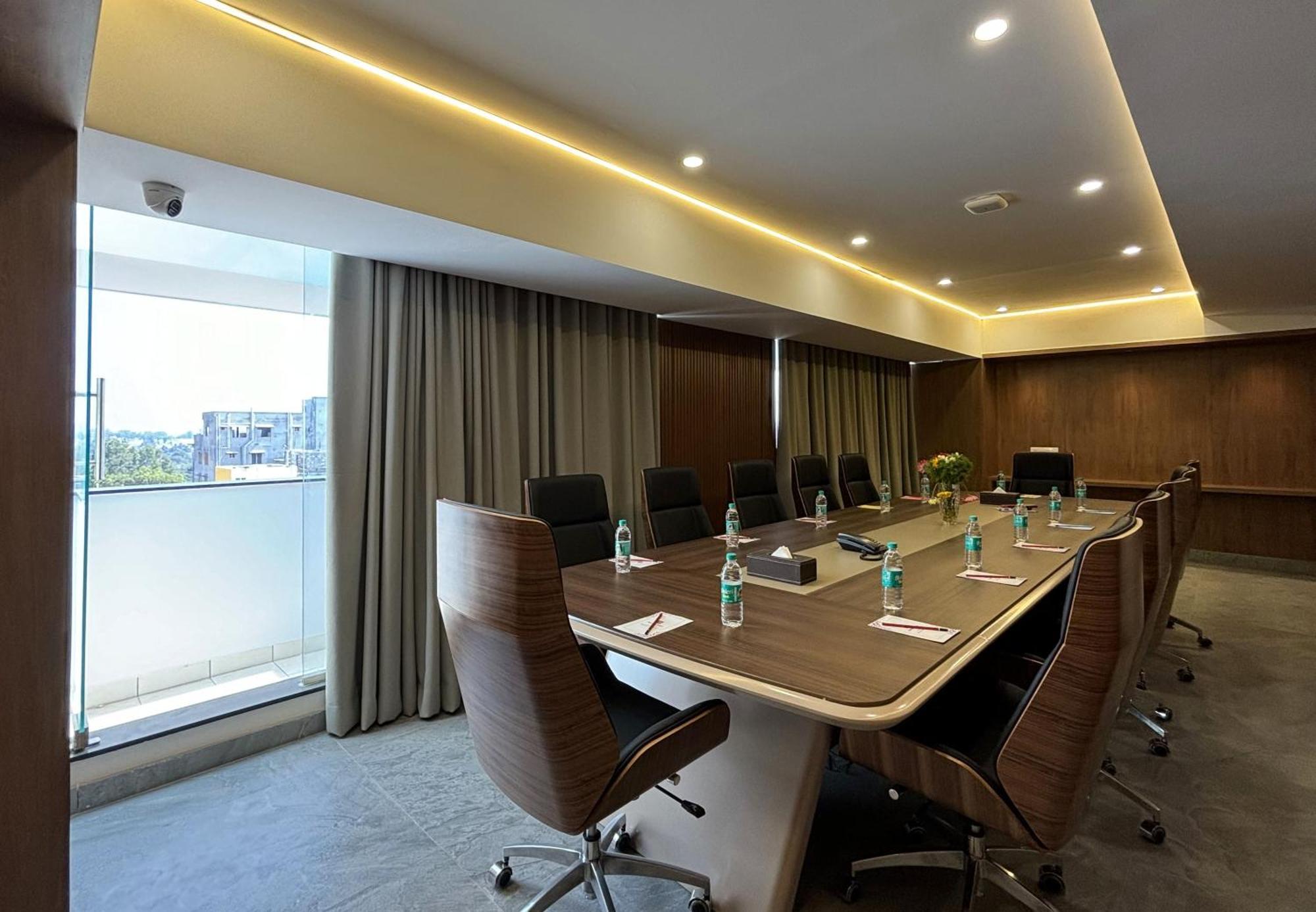 Dod Jala Hotel Sterling Plaza- Bangalore International Airport מראה חיצוני תמונה