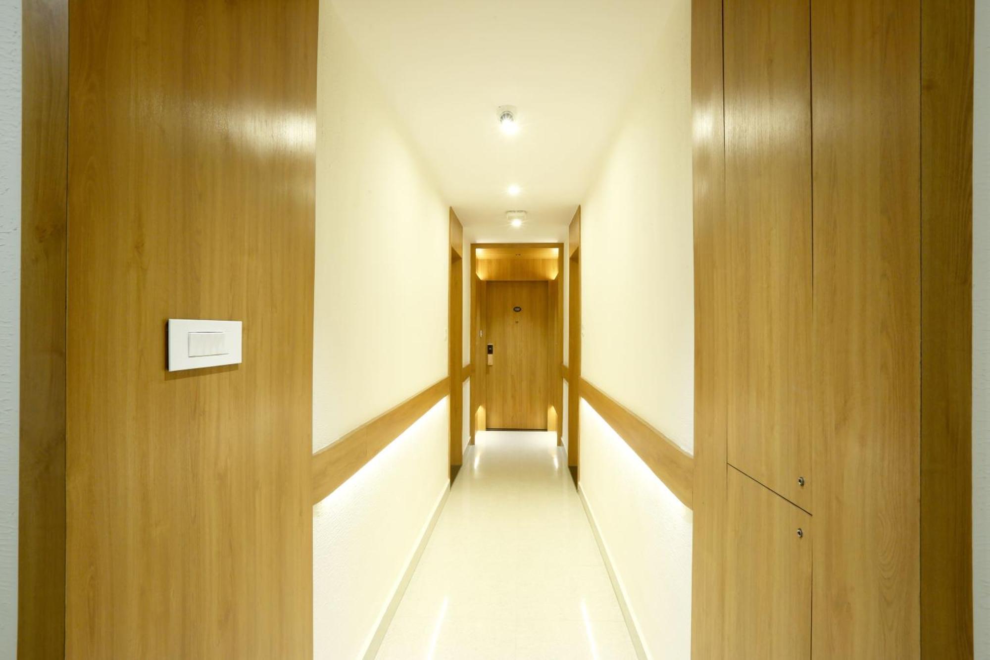 Dod Jala Hotel Sterling Plaza- Bangalore International Airport מראה חיצוני תמונה