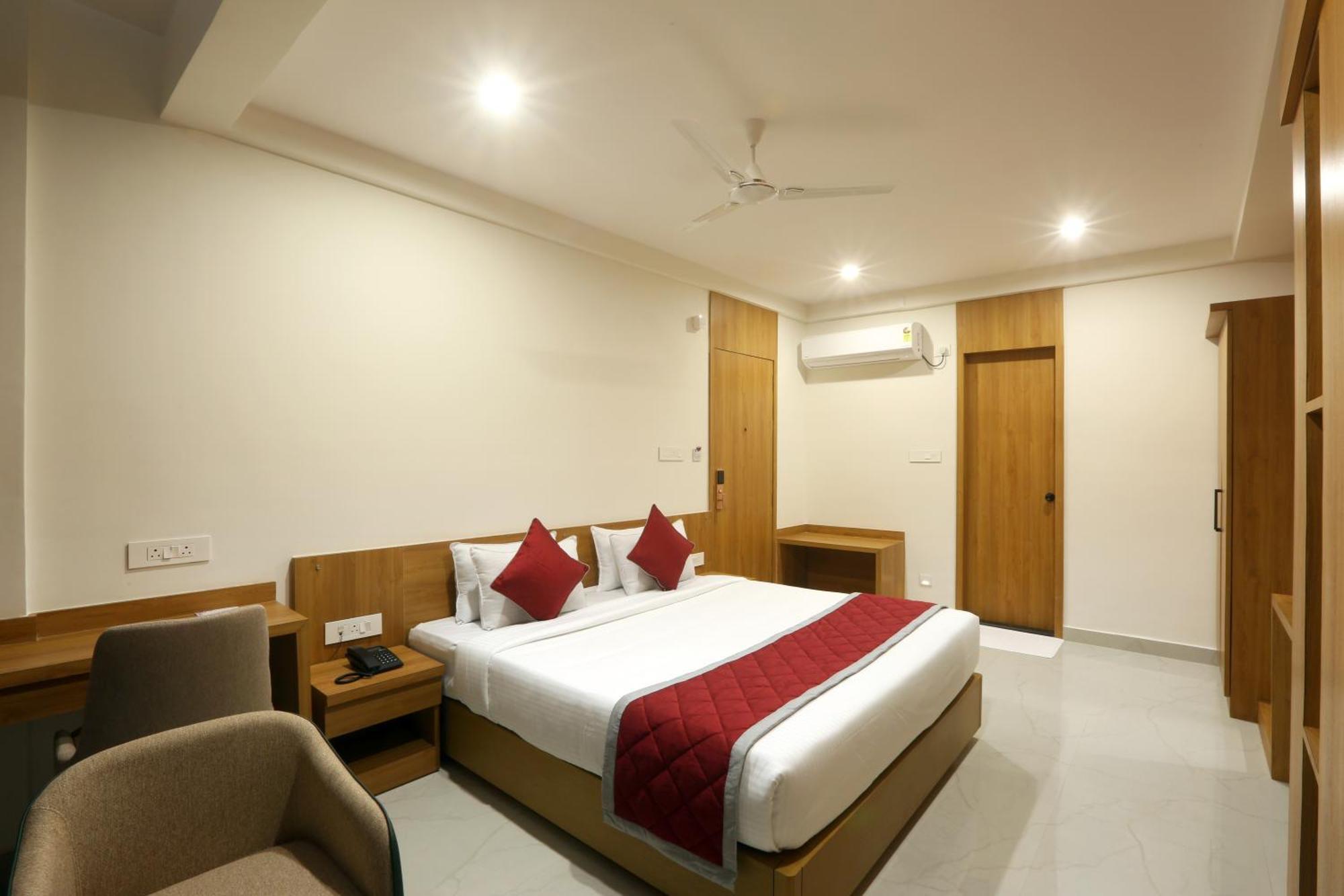 Dod Jala Hotel Sterling Plaza- Bangalore International Airport מראה חיצוני תמונה