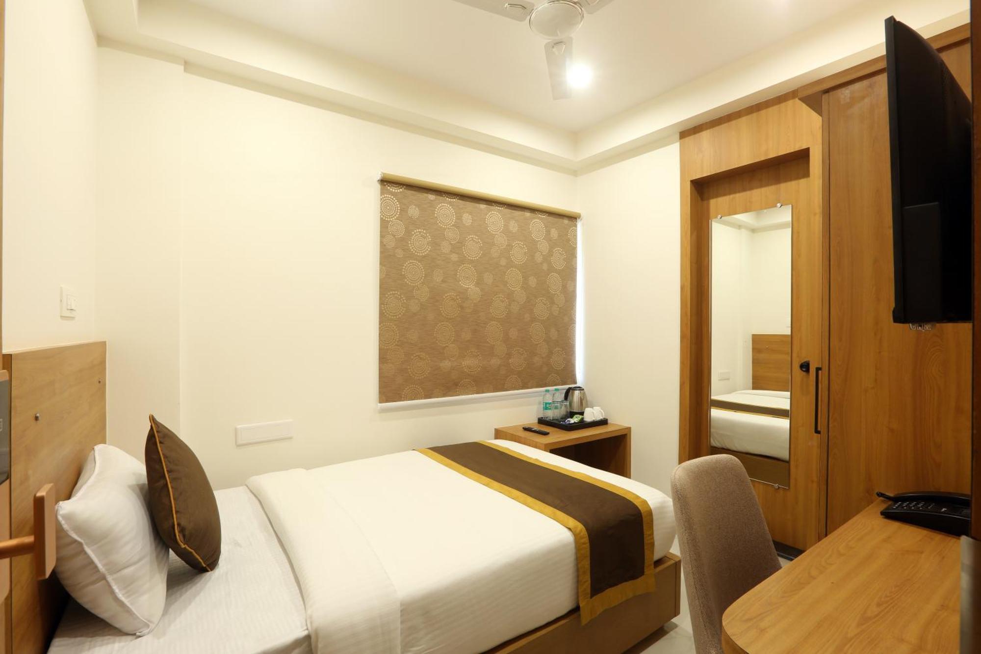 Dod Jala Hotel Sterling Plaza- Bangalore International Airport מראה חיצוני תמונה