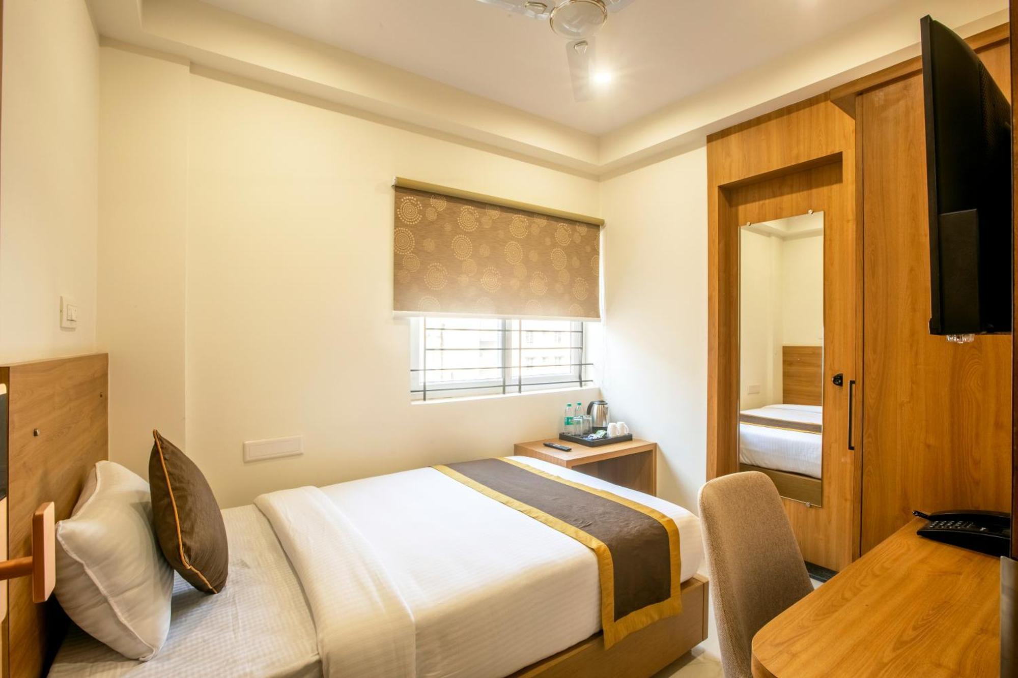 Dod Jala Hotel Sterling Plaza- Bangalore International Airport מראה חיצוני תמונה